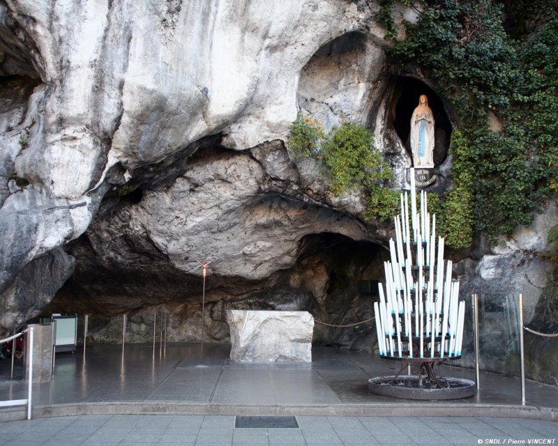 LOURDES